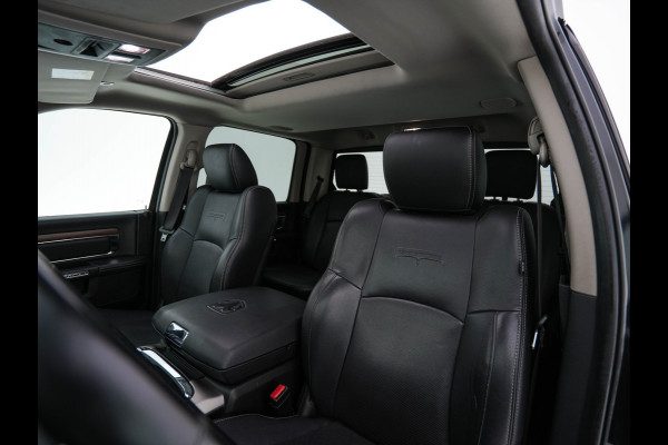 Dodge Ram 1500 5.7 V8 HEMI LARAMIE Quad-Cab 6'4 [ 5-Pers. ] Aut. *PANO | LUXURY-LEATHER | MEMORY-PACK | ALPINE-SOUNDSYSTEM | CAMERA | NAVI-FULLMAP | HEATED-COOLED-COMFORTSEATS| TOWBAR | 20''ALU*