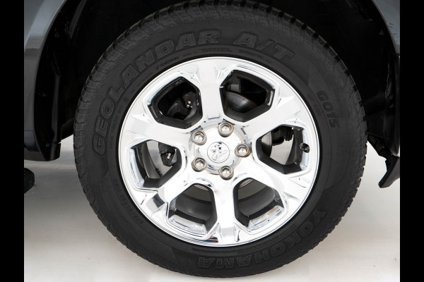 Dodge Ram 1500 5.7 V8 HEMI LARAMIE Quad-Cab 6'4 [ 5-Pers. ] Aut. *PANO | LUXURY-LEATHER | MEMORY-PACK | ALPINE-SOUNDSYSTEM | CAMERA | NAVI-FULLMAP | HEATED-COOLED-COMFORTSEATS| TOWBAR | 20''ALU*