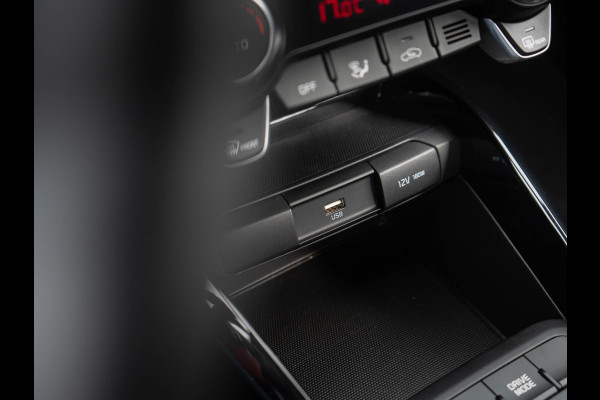 Kia Stonic 1.0 T-GDi MHEV DynamicLine | Navigatie | Climate control Airco | Achteruitrijcamera |