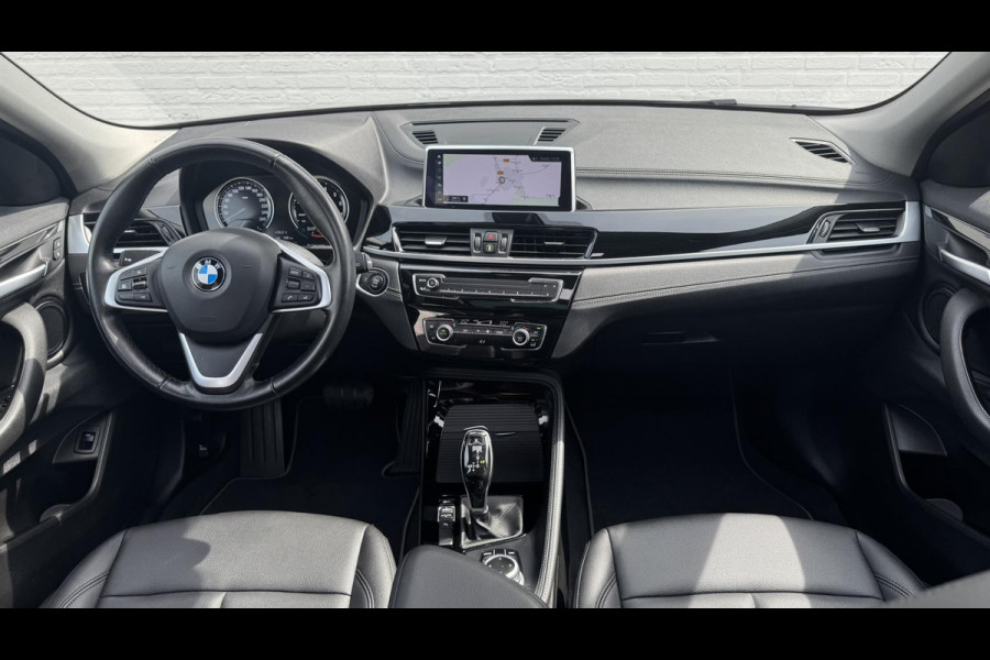 BMW X2 SDrive18i High Executive Led Panorama Sfeer verlichting Leder Cruise Clima