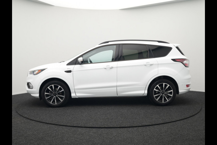Ford Kuga 1.5 EcoBoost ST Line 2000kg Trekgewicht | Alcantara Sportstoelen | Apple Carplay | Navigatie | Trekhaak | Camera | Climate Control | Cruise Control | L.M. 18" | Parkeersensoren |