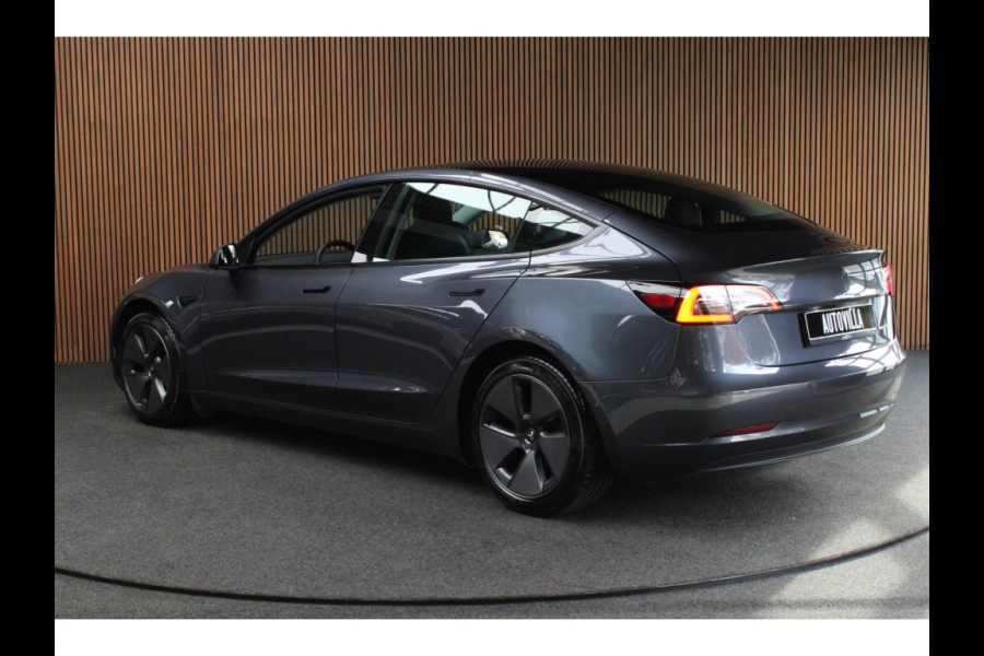 Tesla Model 3 RWD ACC Autopilot Stuurverwarm. PDC Leer Navi Panoramadak 360° Elektr. achterklep Stoelverwarming voor & achter Climate voor & achter LM velgen BTW auto! Nieuw!