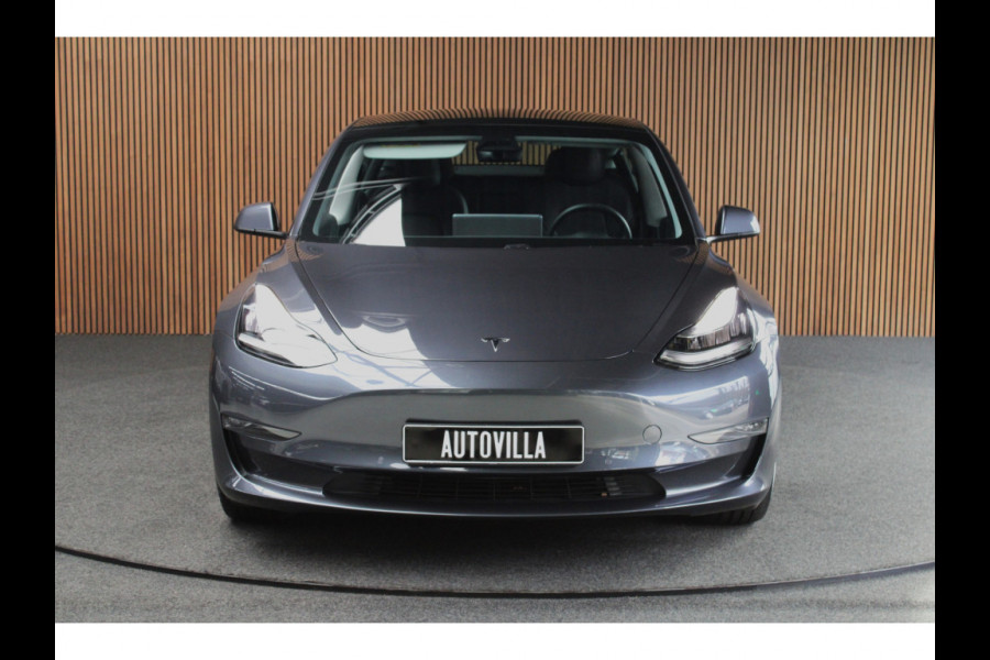 Tesla Model 3 RWD ACC Autopilot Stuurverwarm. PDC Leer Navi Panoramadak 360° Elektr. achterklep Stoelverwarming voor & achter Climate voor & achter LM velgen BTW auto! Nieuw!