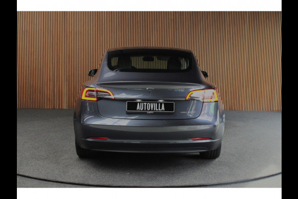 Tesla Model 3 RWD ACC Autopilot Stuurverwarm. PDC Leer Navi Panoramadak 360° Elektr. achterklep Stoelverwarming voor & achter Climate voor & achter LM velgen BTW auto! Nieuw!