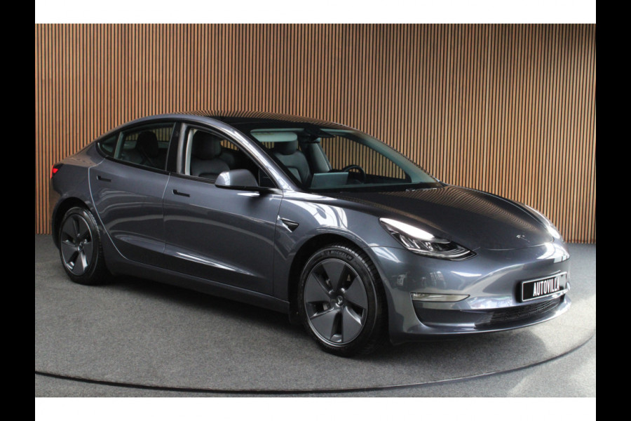 Tesla Model 3 RWD ACC Autopilot Stuurverwarm. PDC Leer Navi Panoramadak 360° Elektr. achterklep Stoelverwarming voor & achter Climate voor & achter LM velgen BTW auto! Nieuw!