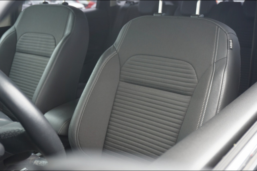 Ford Kuga 120PK Titanium TREKHAAK | CARPLAY | KEYLESS | CAMERA | ELEK.KLEP