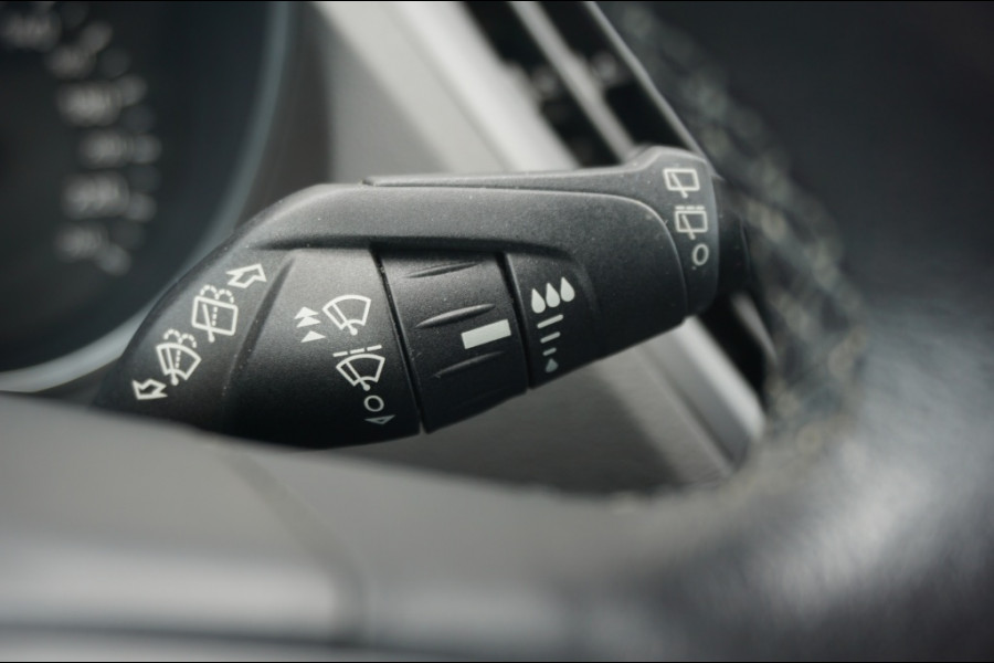Ford Kuga 120PK Titanium TREKHAAK | CARPLAY | KEYLESS | CAMERA | ELEK.KLEP