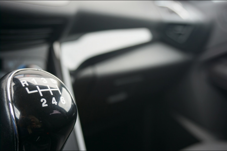 Ford Kuga 120PK Titanium TREKHAAK | CARPLAY | KEYLESS | CAMERA | ELEK.KLEP