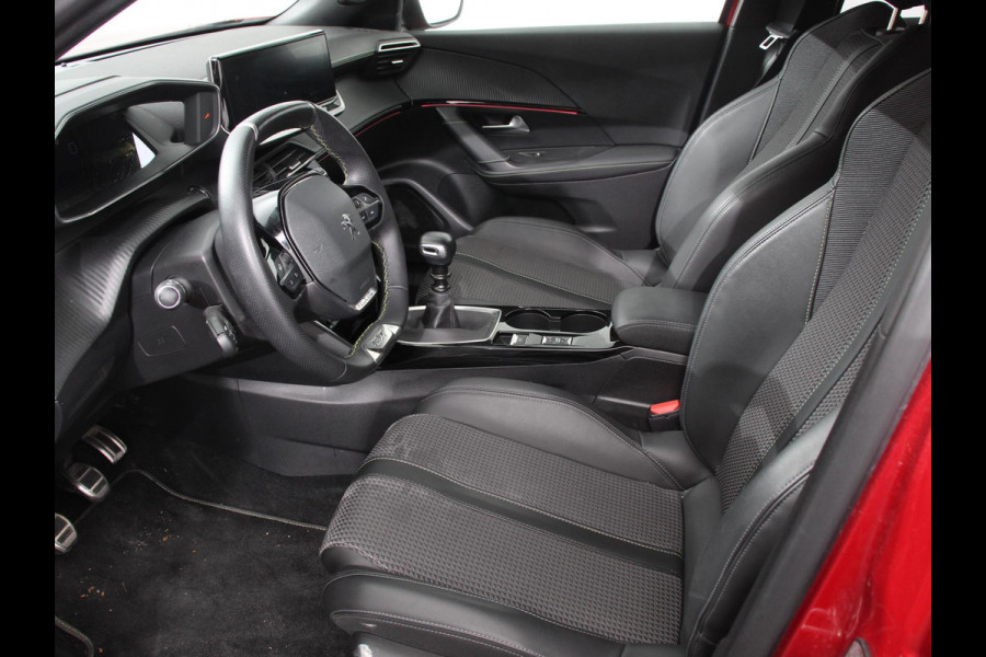 Peugeot 2008 1.2 PureTech 130 GT Cimate control Cruise control LED Achteruitrij camera Navigatie Parkeersensor achter Lichtmetalen velgen Led Dab