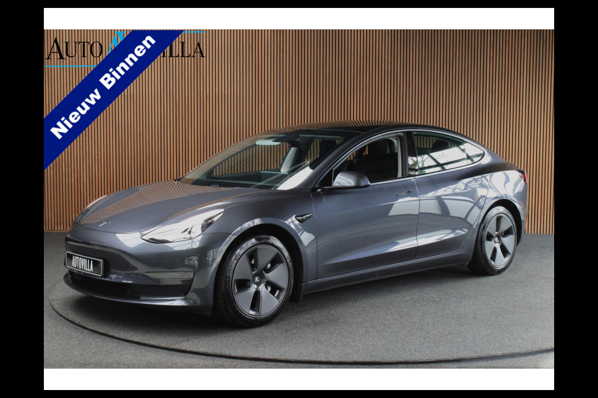 Tesla Model 3 RWD ACC Autopilot Stuurverwarm. PDC Leer Navi Panoramadak 360° Elektr. achterklep Stoelverwarming voor & achter Climate voor & achter LM velgen BTW auto! Nieuw!