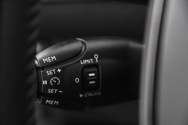 Peugeot 2008 Allure 130 *1ste Eigenaar*Leer*Navigatie*360 Camera*