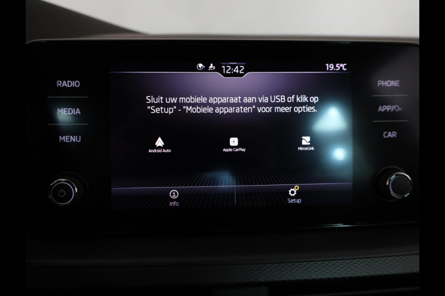 Škoda SCALA 1.0 TSI Ambition 110 pk Automaat (DSG) | Verlengde garantie | Navigatie via App | Parkeersensoren achter | Autom. airco | Apple Carplay/Android Auto |
