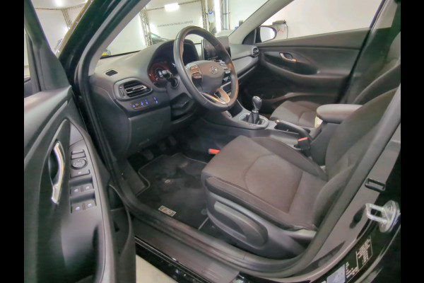 Hyundai i30 1.0 T-GDi MHEV Comfort Smart NL AUTO | CAMERA | CARPLAY | ! 2DE PINKSTERDAG GEOPEND VAN 10:00 UUR T/M 17:00 UUR