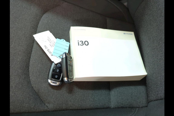Hyundai i30 1.0 T-GDi MHEV Comfort Smart NL AUTO | CAMERA | CARPLAY | ! 2DE PINKSTERDAG GEOPEND VAN 10:00 UUR T/M 17:00 UUR