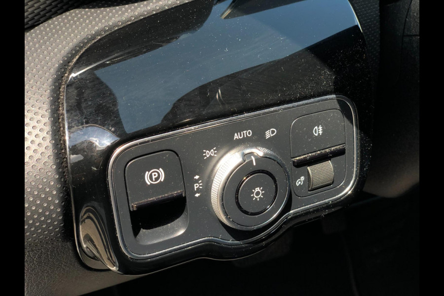 Mercedes-Benz A-Klasse 220 Advantage 190PK | Virt. Cockp., Camera, Navi, Stoelverw., LED, Half leder | NAP |