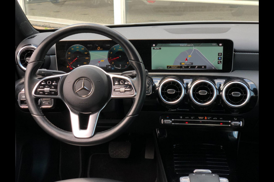 Mercedes-Benz A-Klasse 220 Advantage 190PK | Virt. Cockp., Camera, Navi, Stoelverw., LED, Half leder | NAP |