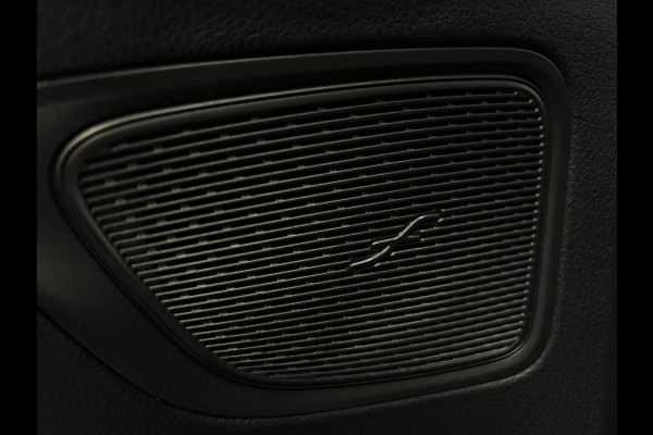 Mercedes-Benz C-Klasse 220d / BTW / Schuifdak / Trekhaak / Sfeerverlichting