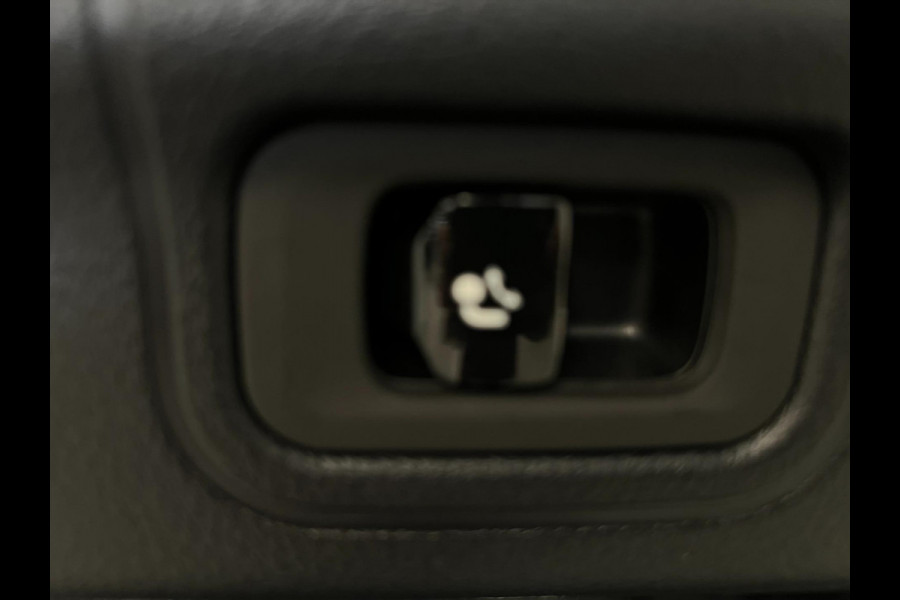 Mercedes-Benz C-Klasse 220d / BTW / Schuifdak / Trekhaak / Sfeerverlichting