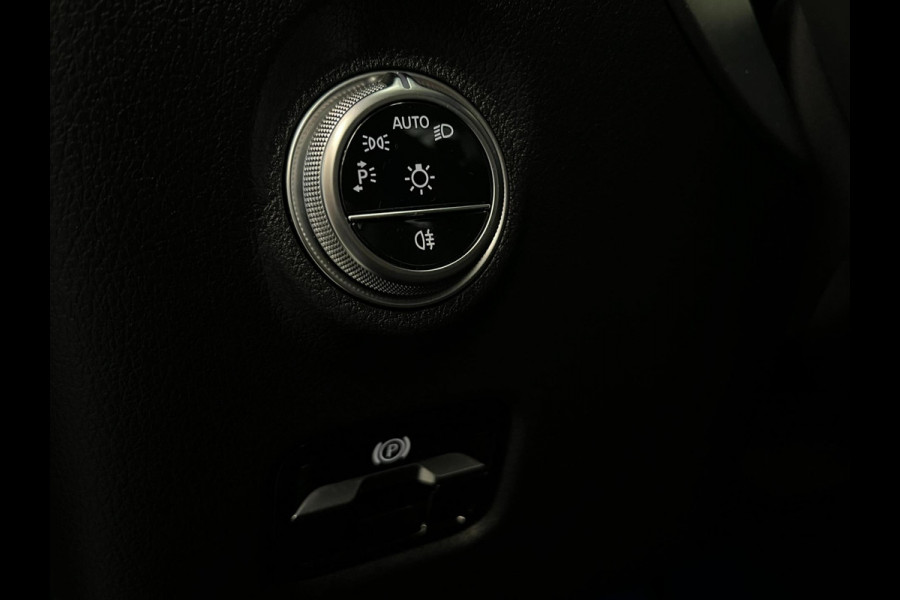 Mercedes-Benz C-Klasse 220d / BTW / Schuifdak / Trekhaak / Sfeerverlichting