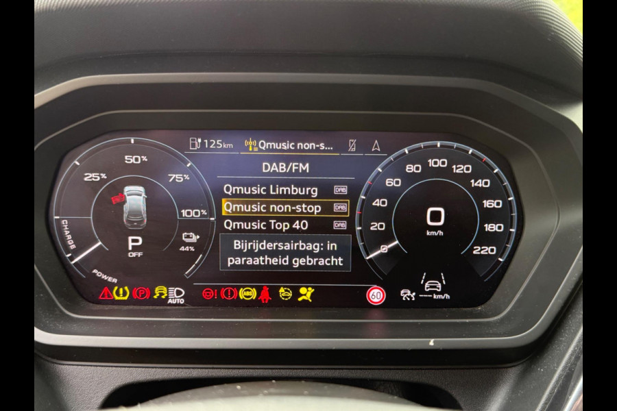 Audi Q4 e-tron 35 S edition 55 kWh, 2 x s-line, 21 inch, kieselgrijs, camera,1 e eigenaar. Nederlandse auto met nationale auto pas