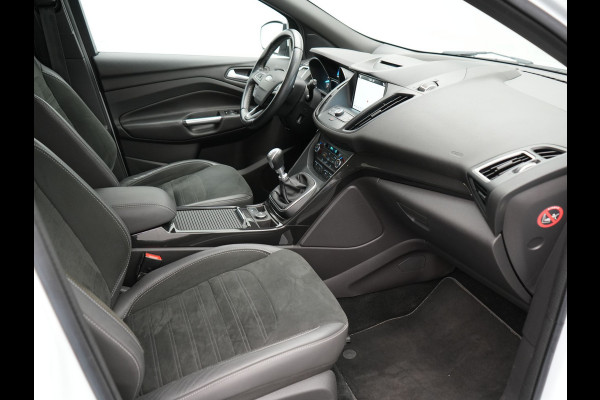 Ford Kuga 1.5 EcoBoost ST Line 2000kg Trekgewicht | Alcantara Sportstoelen | Apple Carplay | Navigatie | Trekhaak | Camera | Climate Control | Cruise Control | L.M. 18" | Parkeersensoren |