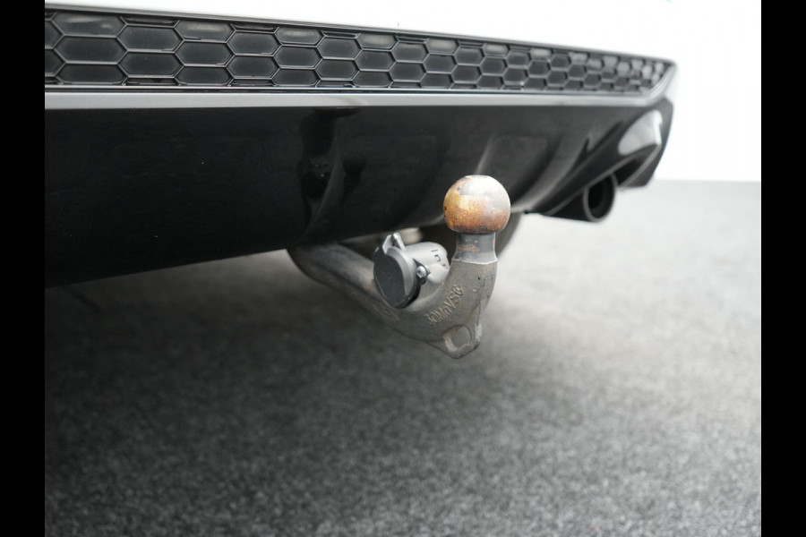 Ford Kuga 1.5 EcoBoost ST Line 2000kg Trekgewicht | Alcantara Sportstoelen | Apple Carplay | Navigatie | Trekhaak | Camera | Climate Control | Cruise Control | L.M. 18" | Parkeersensoren |