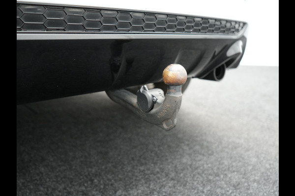 Ford Kuga 1.5 EcoBoost ST Line 2000kg Trekgewicht | Alcantara Sportstoelen | Apple Carplay | Navigatie | Trekhaak | Camera | Climate Control | Cruise Control | L.M. 18" | Parkeersensoren |