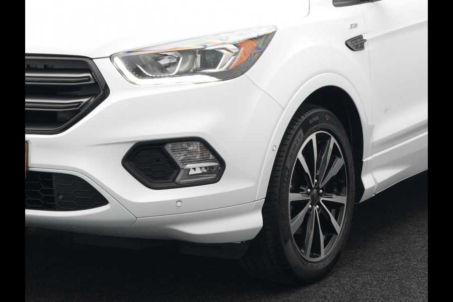 Ford Kuga 1.5 EcoBoost ST Line 2000kg Trekgewicht | Alcantara Sportstoelen | Apple Carplay | Navigatie | Trekhaak | Camera | Climate Control | Cruise Control | L.M. 18" | Parkeersensoren |