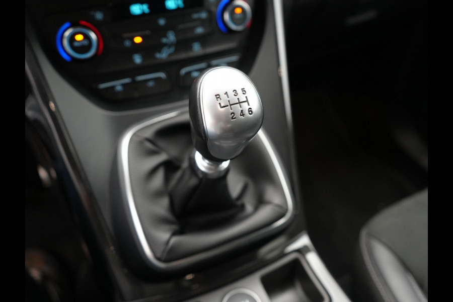 Ford Kuga 1.5 EcoBoost ST Line 2000kg Trekgewicht | Alcantara Sportstoelen | Apple Carplay | Navigatie | Trekhaak | Camera | Climate Control | Cruise Control | L.M. 18" | Parkeersensoren |