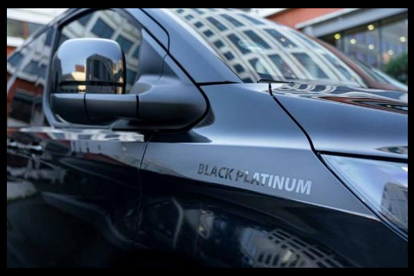 Ford Transit Custom 320 2.5 PHEV L2H1 Black Platinum DC 233pk | Netto bijtelling 2025 vanaf 461,- per maand! | Driver Assistance Pack Ultimate | Dubbele Zijschuifdeuren | Ford Voorraad