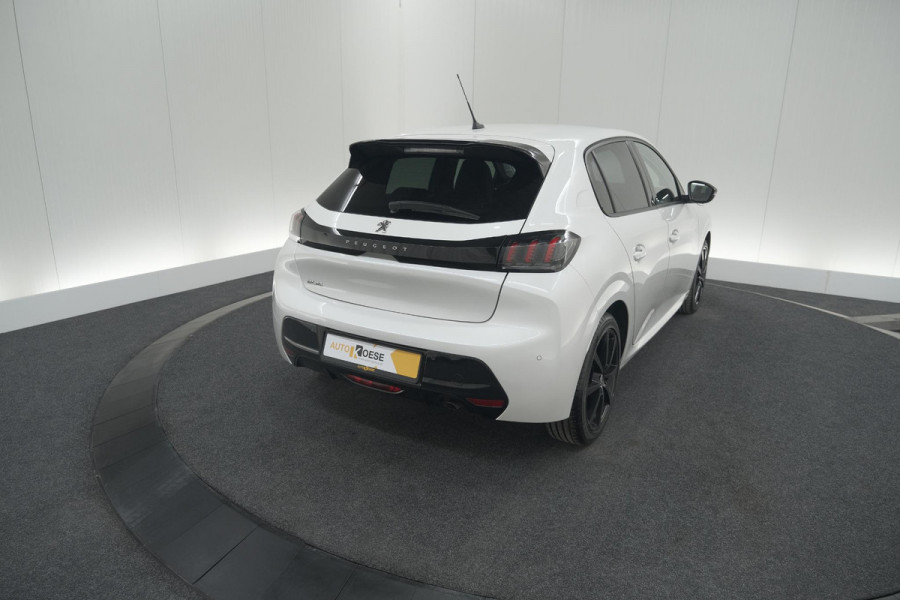 Peugeot 208 PureTech 100 EAT8 Allure Pack | Camera | Navigatie | Apple Carplay | Parkeersensoren | 17 Inch Lichtmetalen Velgen