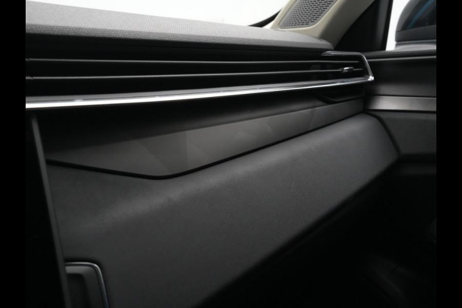 Lynk & Co 01 1.5 Panorama Camera Stoelverwarming Side Assist Carplay 323