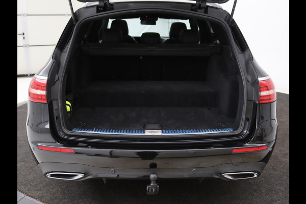 Mercedes-Benz E-Klasse 300de 4Matic AMG Night | Panoramadak | Trekhaak | Stoelverwarming | 360 camera | Adaptive cruise | Leder/Alcantara | Burmeseter | Matrix LED | Navigatie