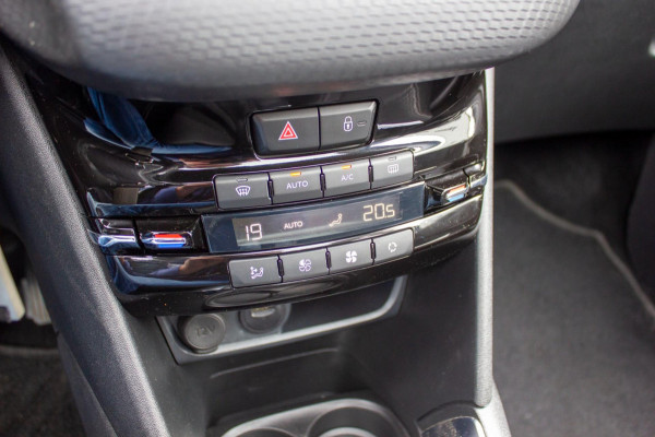 Peugeot 208 1.2 PureTech Tech Edition|Prijs rijklaar incl. 12 mnd garantie| Panodak Carplay Camera DAB Bluetooth Lmv Pdc Nav