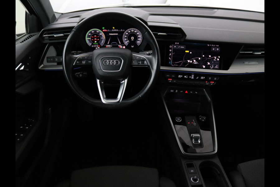 Audi A3 45 TFSIe Business Edition | Head-Up | Stoelverwarming | Adaptive cruise | Carplay | Bang & Olufsen | Matrix LED | Keyless | Park Assist | Virtual Cockpit