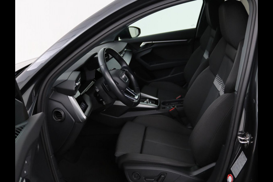 Audi A3 45 TFSIe Business Edition | Head-Up | Stoelverwarming | Adaptive cruise | Carplay | Bang & Olufsen | Matrix LED | Keyless | Park Assist | Virtual Cockpit