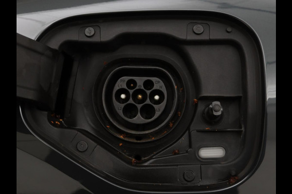 Audi A3 45 TFSIe Business Edition | Head-Up | Stoelverwarming | Adaptive cruise | Carplay | Bang & Olufsen | Matrix LED | Keyless | Park Assist | Virtual Cockpit