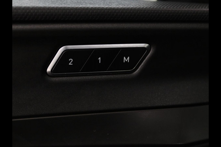 Lynk & Co 01 1.5 Plug In | Panoramadak | Infinity by Harman | 360 camera | Adaptive cruise | Stoelverwarming | Carplay | Memory | Full LED