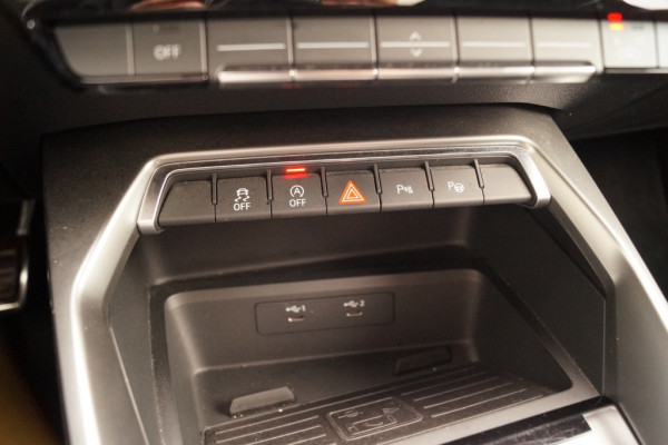 Audi A3 Limousine 35 TFSI 150pk Automaat S-Line Edition One