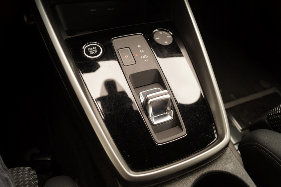 Audi A3 Limousine 35 TFSI 150pk Automaat S-Line Edition One