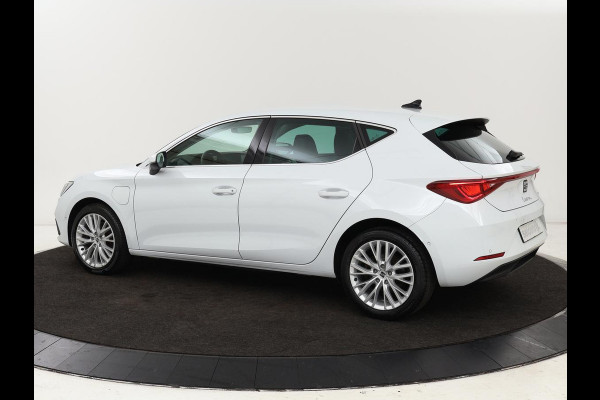 Seat Leon 1.4 TSI e-Hybrid PHEV | Stoel & stuurverwarming | Leder/Alcantara | Carplay | Camera | Navigatie | Memory | Park Assist | Full LED