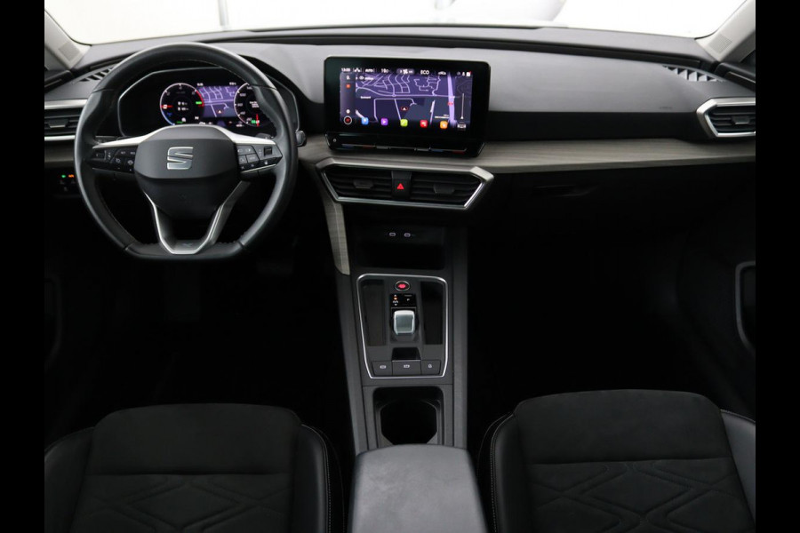 Seat Leon 1.4 TSI e-Hybrid PHEV | Stoel & stuurverwarming | Leder/Alcantara | Carplay | Camera | Navigatie | Memory | Park Assist | Full LED