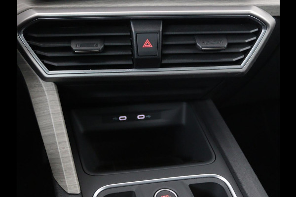 Seat Leon 1.4 TSI e-Hybrid PHEV | Stoel & stuurverwarming | Leder/Alcantara | Carplay | Camera | Navigatie | Memory | Park Assist | Full LED