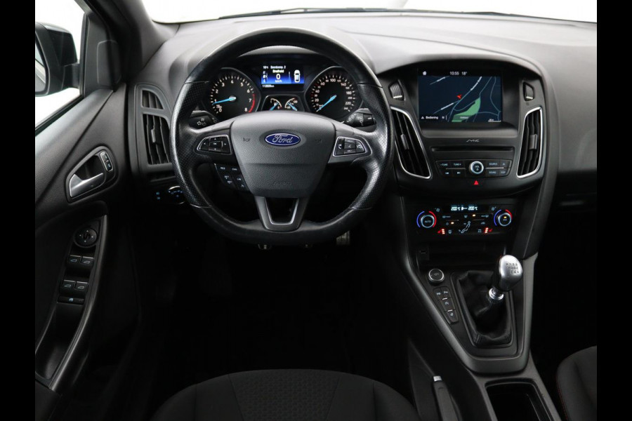 Ford Focus 1.0 EcoBoost 140pk ST-Line | Stoel & stuurverwarming | Xenon | Carplay | Navigatie | Climate control | Parkeerhulp | Cruise control