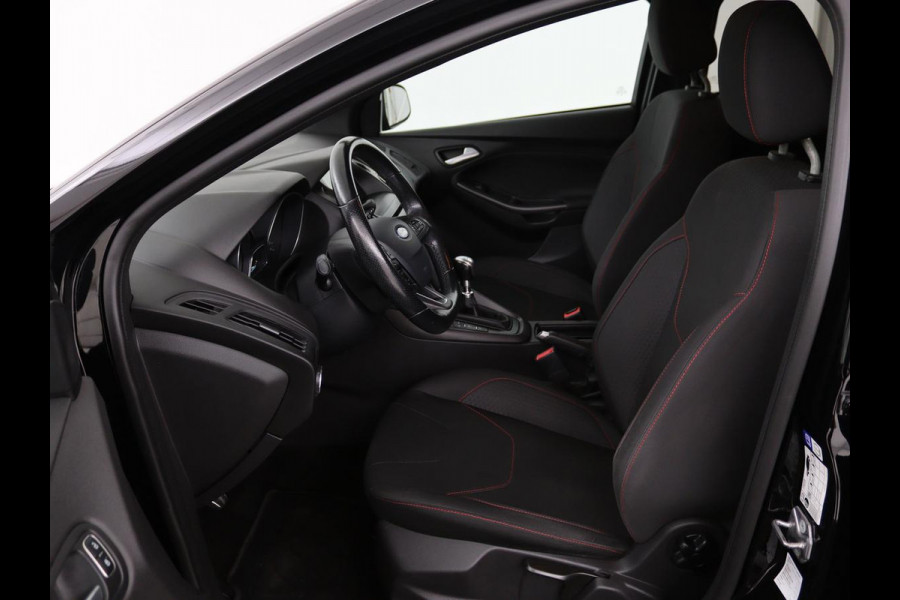 Ford Focus 1.0 EcoBoost 140pk ST-Line | Stoel & stuurverwarming | Xenon | Carplay | Navigatie | Climate control | Parkeerhulp | Cruise control
