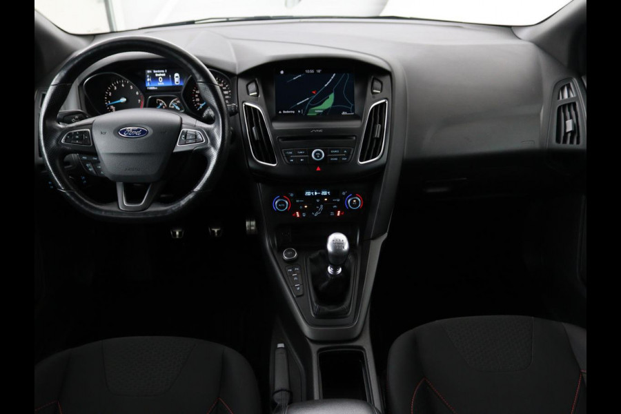 Ford Focus 1.0 EcoBoost 140pk ST-Line | Stoel & stuurverwarming | Xenon | Carplay | Navigatie | Climate control | Parkeerhulp | Cruise control