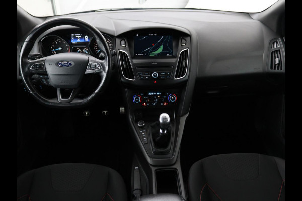 Ford Focus 1.0 EcoBoost 140pk ST-Line | Stoel & stuurverwarming | Xenon | Carplay | Navigatie | Climate control | Parkeerhulp | Cruise control