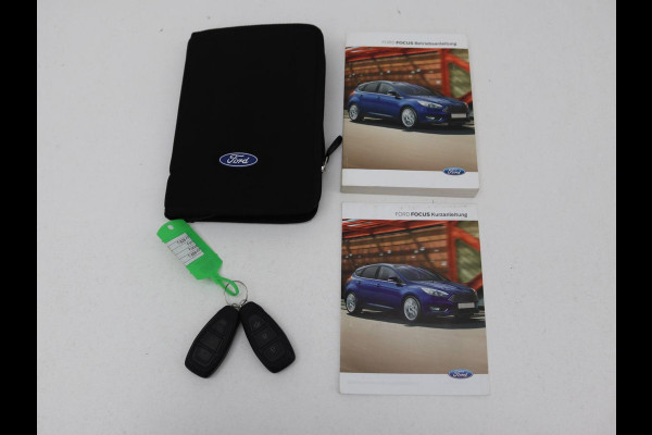 Ford Focus 1.0 EcoBoost 140pk ST-Line | Stoel & stuurverwarming | Xenon | Carplay | Navigatie | Climate control | Parkeerhulp | Cruise control