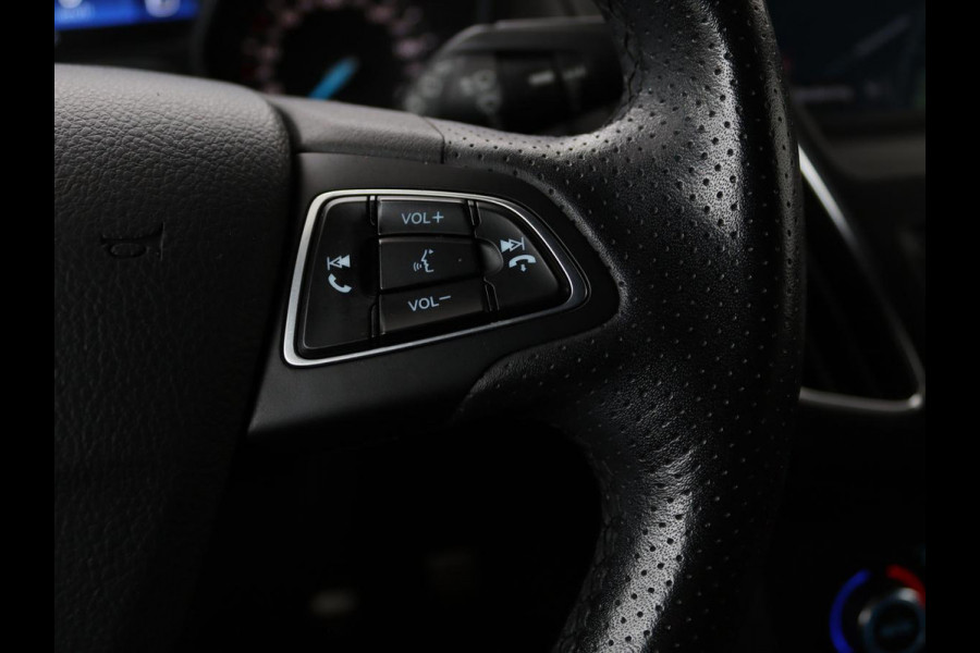 Ford Focus 1.0 EcoBoost 140pk ST-Line | Stoel & stuurverwarming | Xenon | Carplay | Navigatie | Climate control | Parkeerhulp | Cruise control
