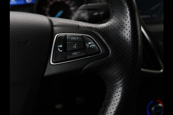 Ford Focus 1.0 EcoBoost 140pk ST-Line | Stoel & stuurverwarming | Xenon | Carplay | Navigatie | Climate control | Parkeerhulp | Cruise control